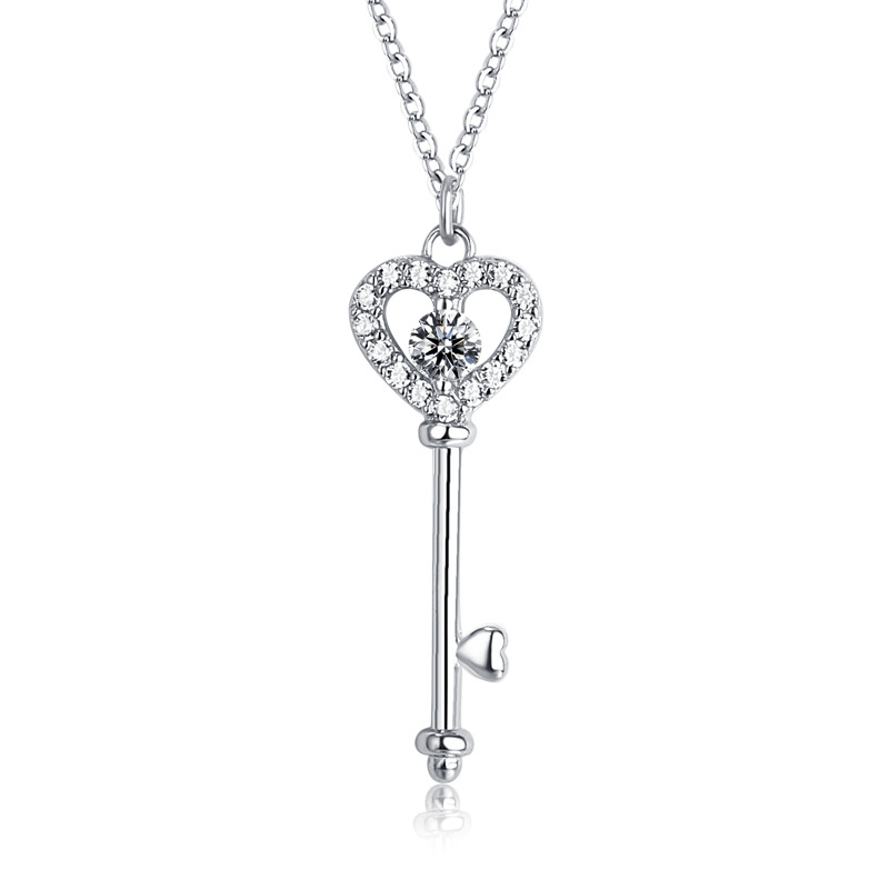 Elegant Heart-Cut Simulated Diamond Necklace for Unforgettable Moments