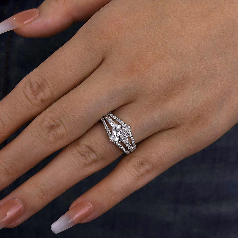 Anillo de compromiso chapado en oro blanco con diamantes Sona de talla princesa de 2,0 ct