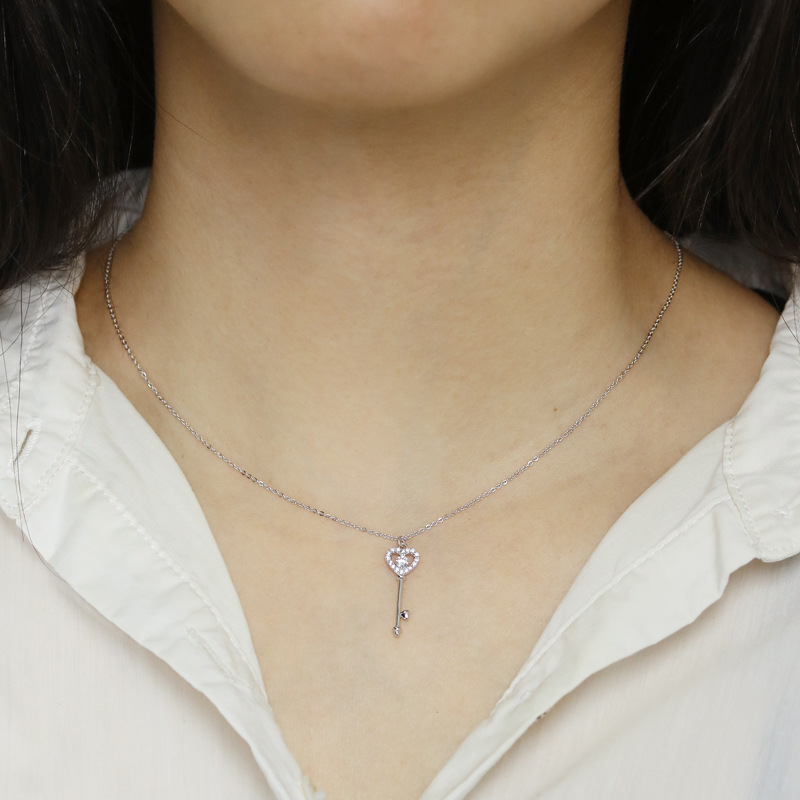 Elegant Heart-Cut Simulated Diamond Necklace for Unforgettable Moments