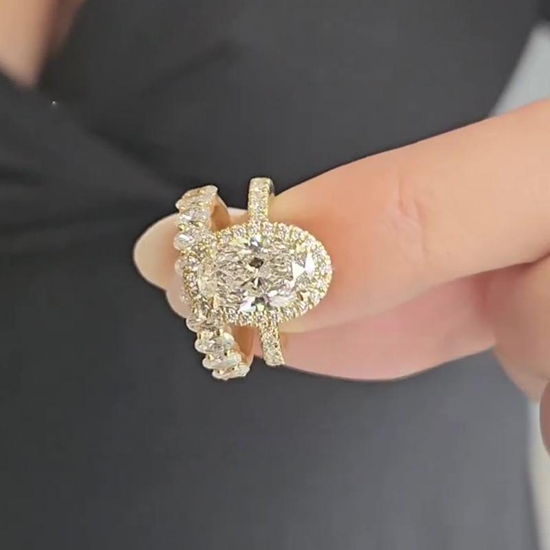 4.0Ct Oval Cut Diamond Wedding Set in Gold