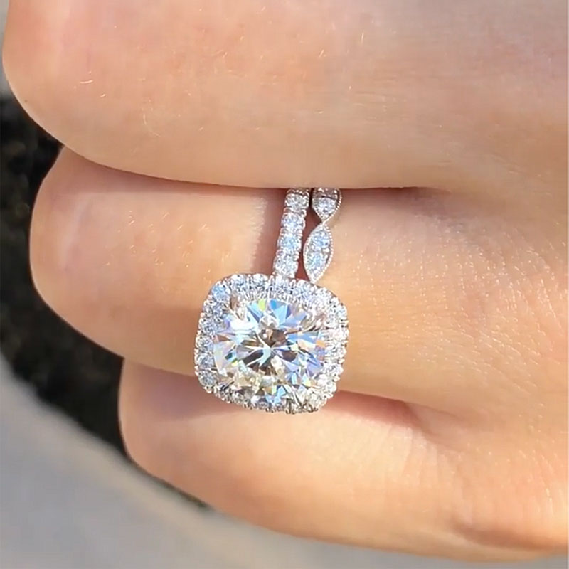 2.0Ct Round Diamond Halo Wedding Ring Set