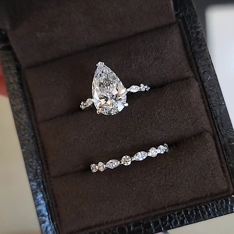 Elegant Pear Cut Ring Set for Women in Sterling Silver