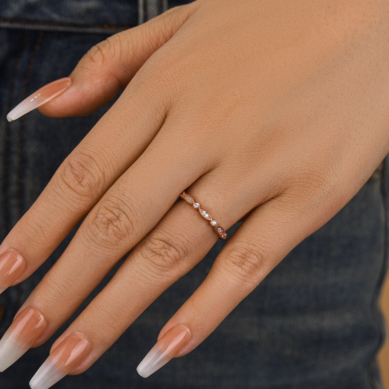 Anillo de diamantes Sona de media eternidad de 0,3 ct, plata de ley con triple baño de oro