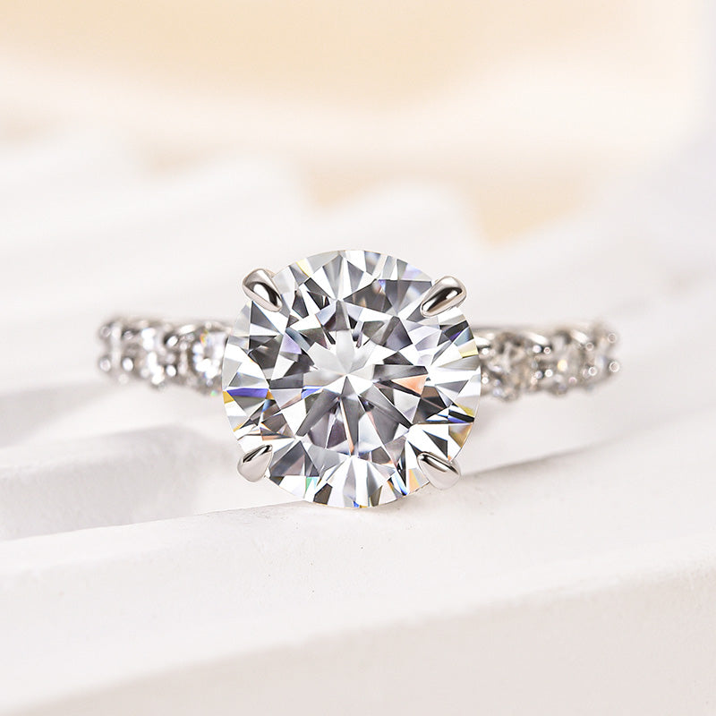 4.0 Carat Round-Cut Moissanite Halo Engagement Ring