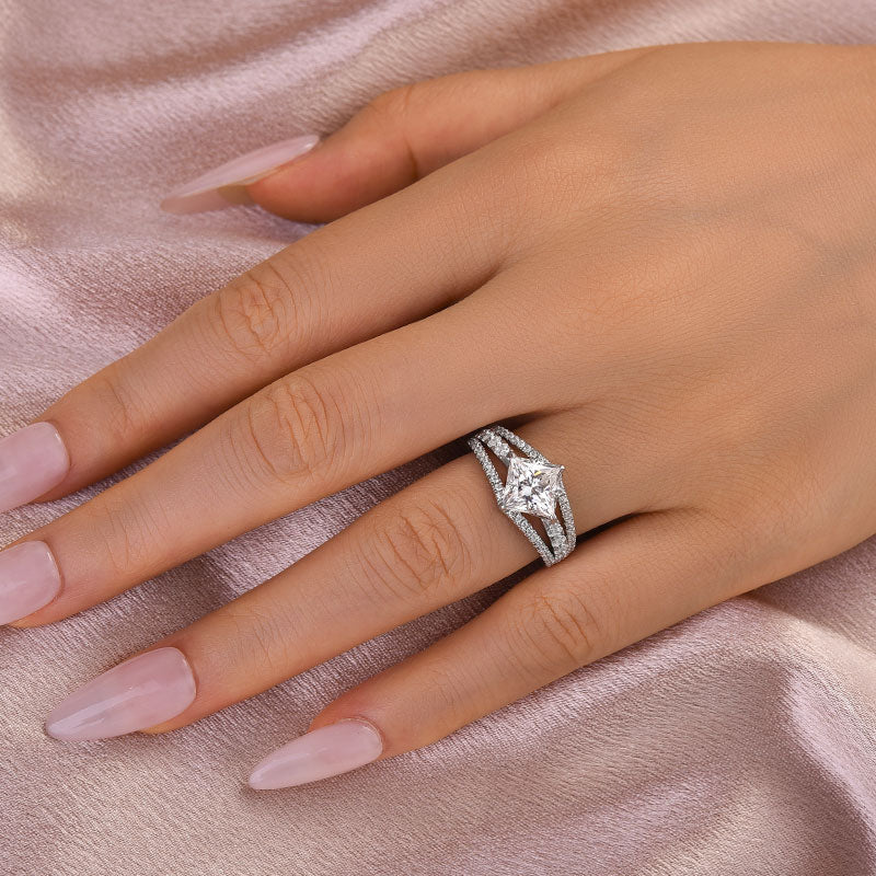 2Ct Princess Cut Moissanite Ring - 4-Prong Engagement