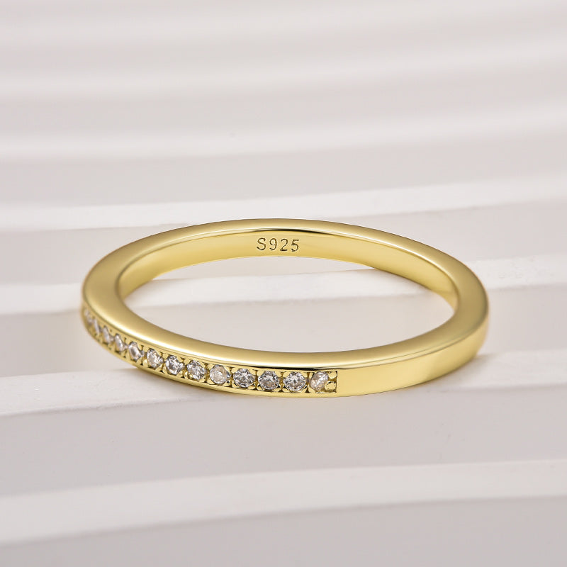 Anillo de canal de moissanita de 0,3 quilates – Plata 925 bañada en oro de 18 quilates