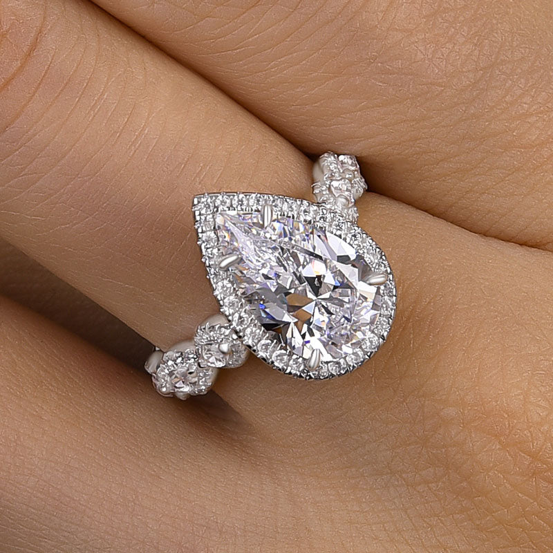 4.0Ct Pear Cut Diamond Ring with Mixed Halo