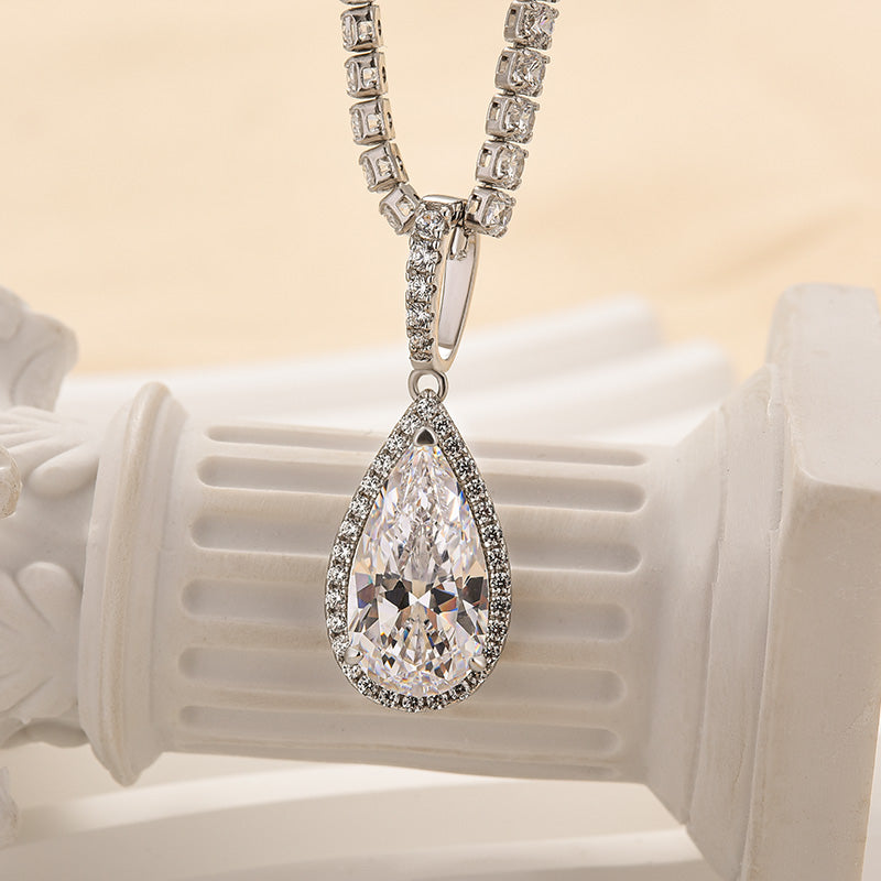 Pear-Cut Simulated Diamond Necklace for Timeless Elegance