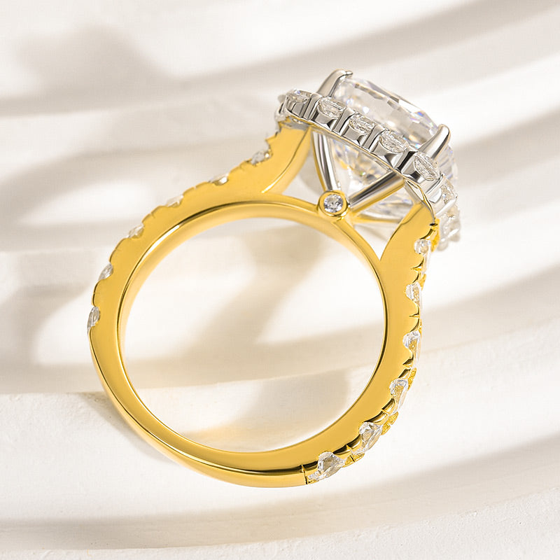 6.0ct Cushion Cut Diamond Ring with 2.0ct Halo