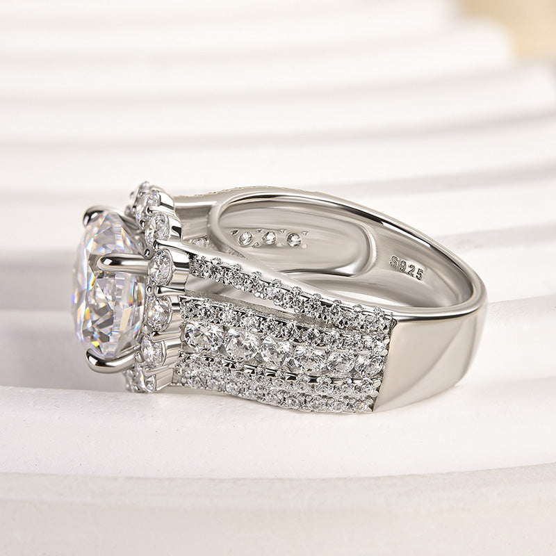 4.0ct Round Cut Diamond Solitaire Ring in White Gold