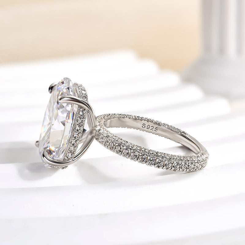Stunning 8.0 Carat Oval Cut Simulated Diamond Ring – Sterling Silver