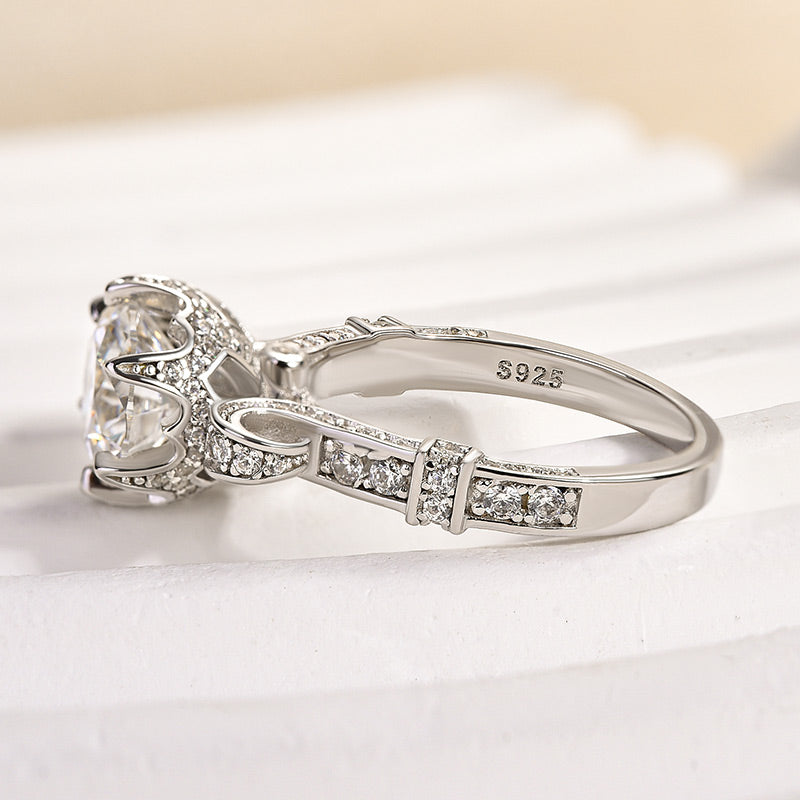 2Ct Vintage Round Moissanite Ring - Timeless Gold Bridal