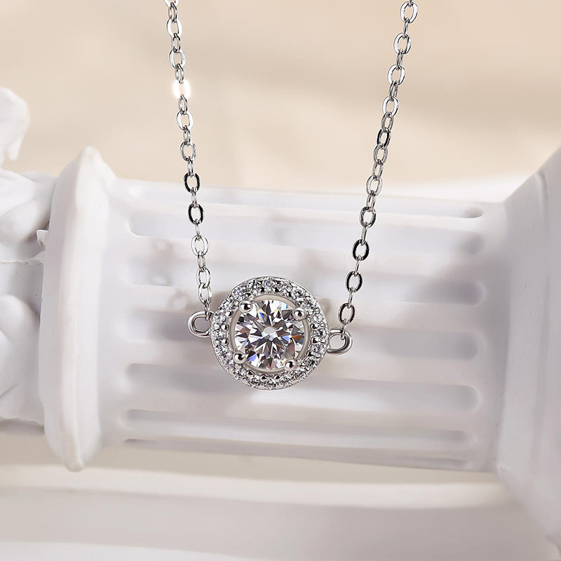 Chic Round-Cut Moissanite Bracelet with 18K White Gold