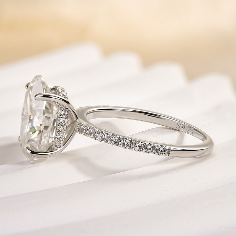 4.0Ct Oval Moissanite Engagement Ring