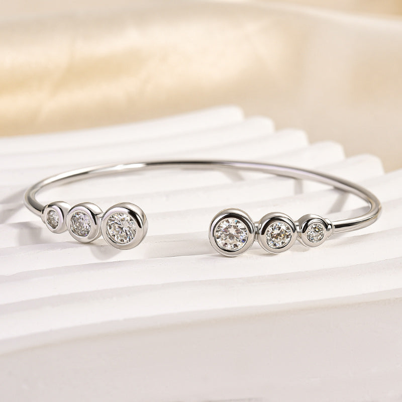 Luxurious Moissanite Bracelet with White Gold Plating for Timeless Elegance