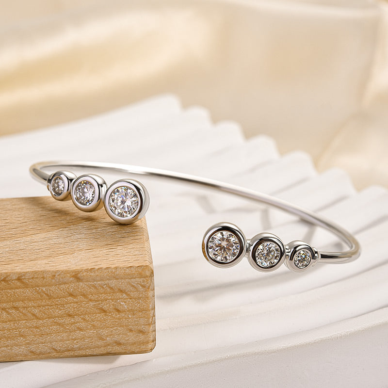 Luxurious Moissanite Bracelet with White Gold Plating for Timeless Elegance