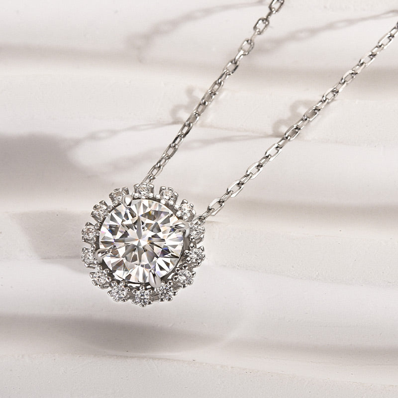 Round-Cut Moissanite Diamond Necklace for Timeless Romance