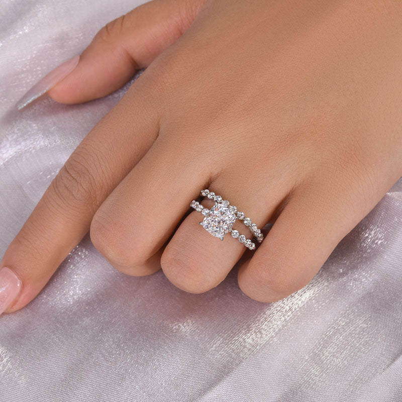 Exquisite Cushion Cut Wedding Ring Set for Women in Sterling Silver