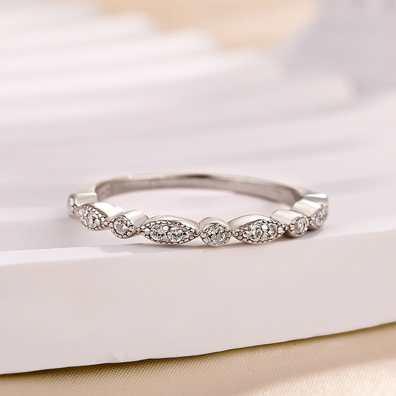 Anillo de diamantes Sona de media eternidad de 0,3 ct, plata de ley con triple baño de oro