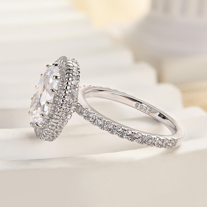 2.5 Carat Oval Cut Diamond Halo Ring