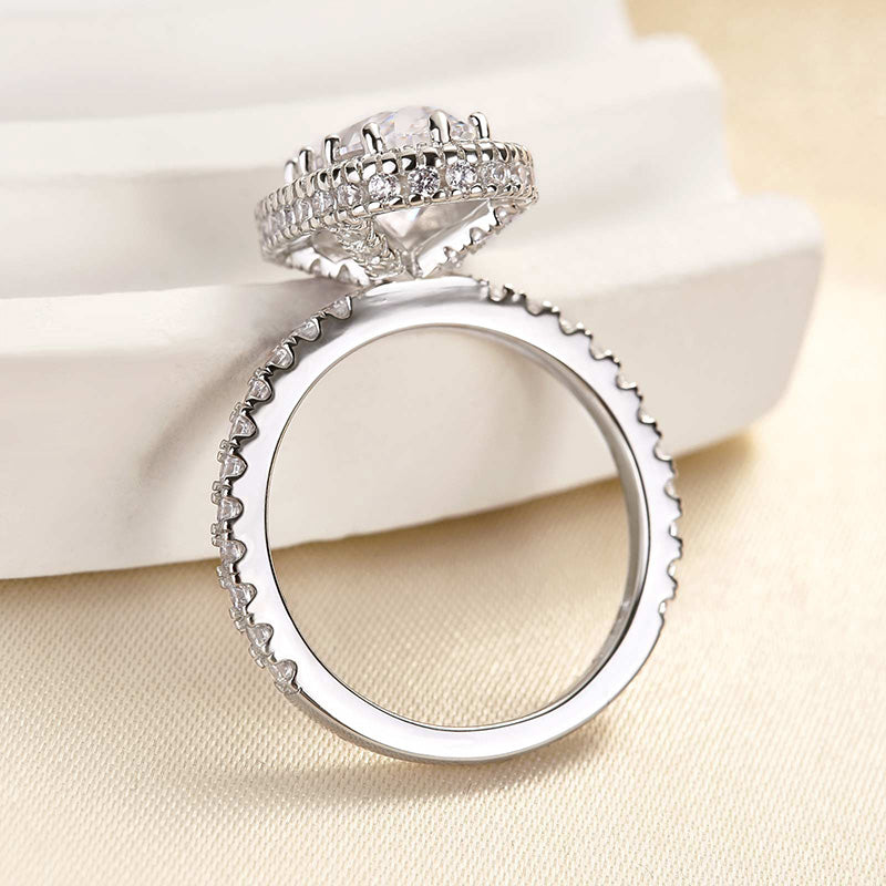 2.5 Carat Oval Cut Diamond Halo Ring