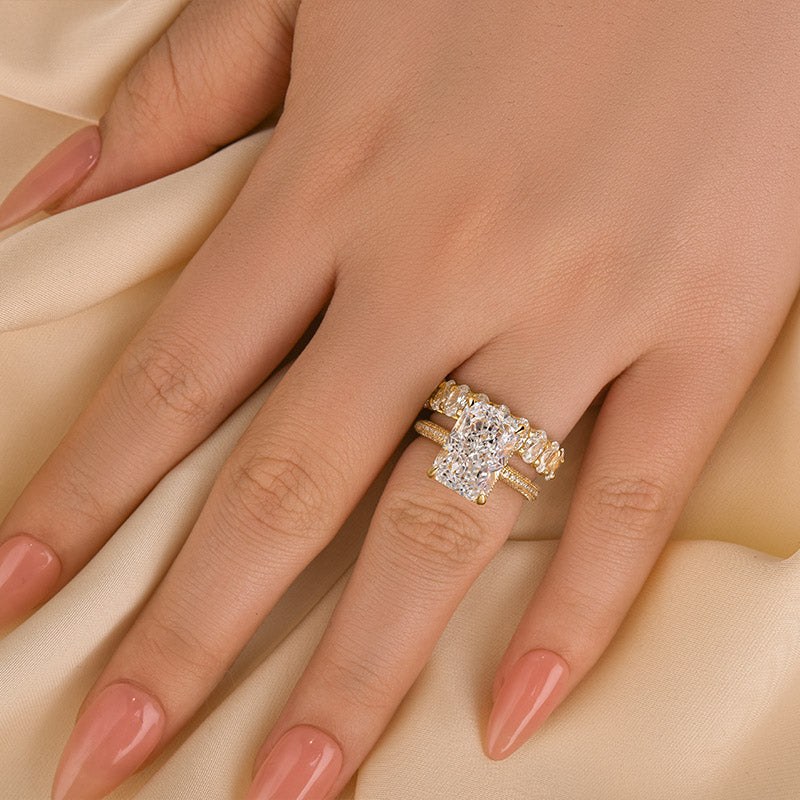 Elegant Radiant Cut Wedding Ring Set in Sterling Silver