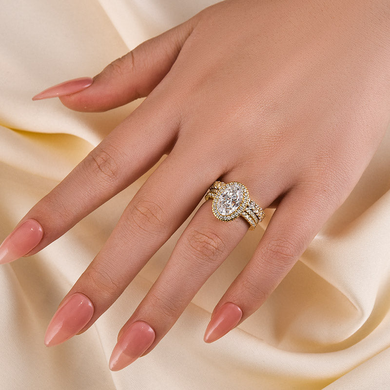 2.5Ct Oval Cut Diamond 3-Piece Wedding Set