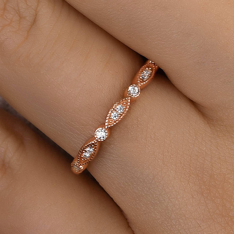Anillo de diamantes Sona de media eternidad de 0,3 ct, plata de ley con triple baño de oro