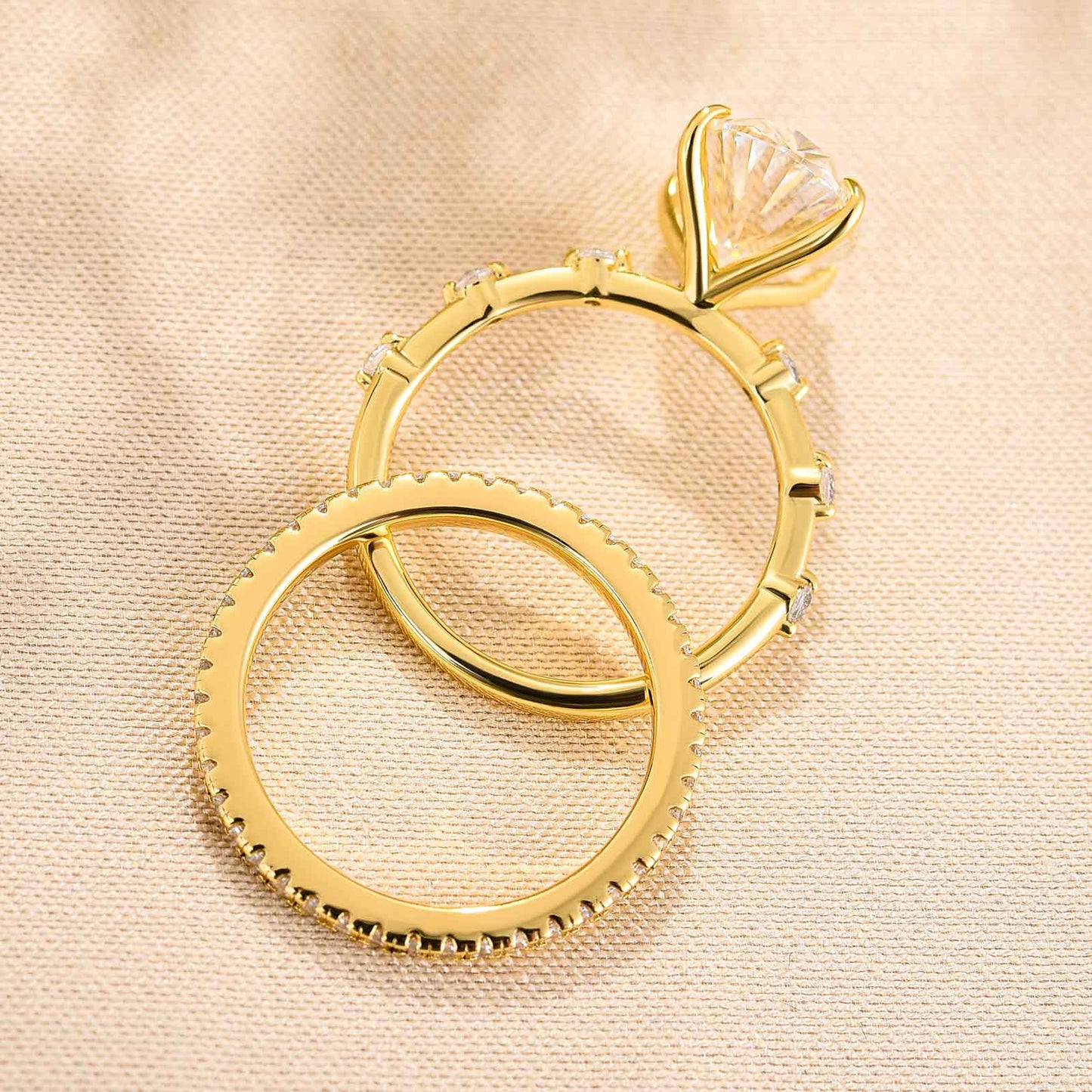 Elegant Oval Cut Ring Set in Sterling Silver with Yellow Gold Plating
