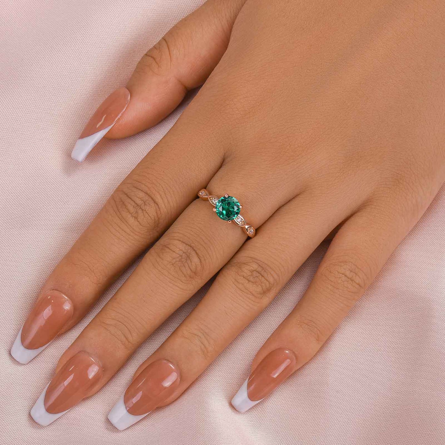 1.0 Carat Emerald Green Round-Cut Promise Ring in Rose Gold