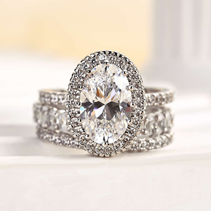 2.5Ct Oval Cut Diamond 3-Piece Wedding Set