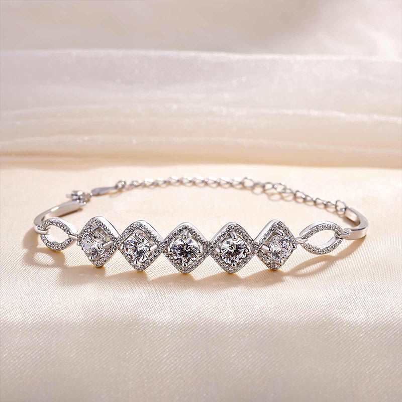 Glamorous Round-Cut Simulated Diamond Bracelet in White Gold