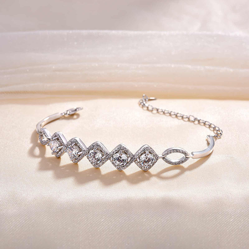 Glamorous Round-Cut Simulated Diamond Bracelet in White Gold