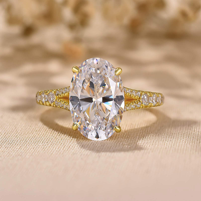 Elegant 4.0ct Oval Diamond Ring with Halo Setting
