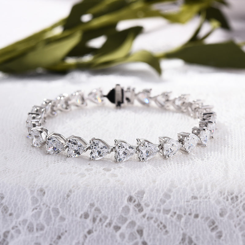 Romantic 925 Sterling Silver Jewelry Set with Heart-Cut Simulated Diamonds