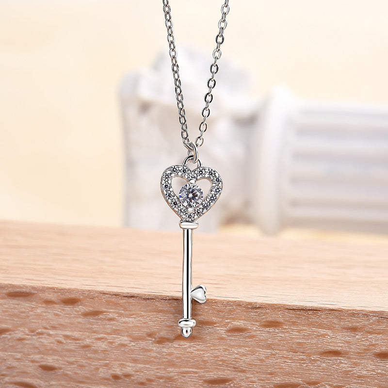 Elegant Heart-Cut Simulated Diamond Necklace for Unforgettable Moments
