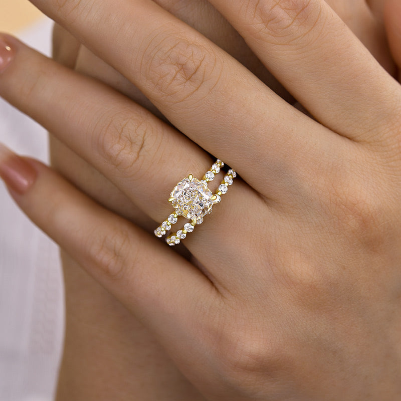 Exquisite Cushion Cut Wedding Ring Set for Women in Sterling Silver