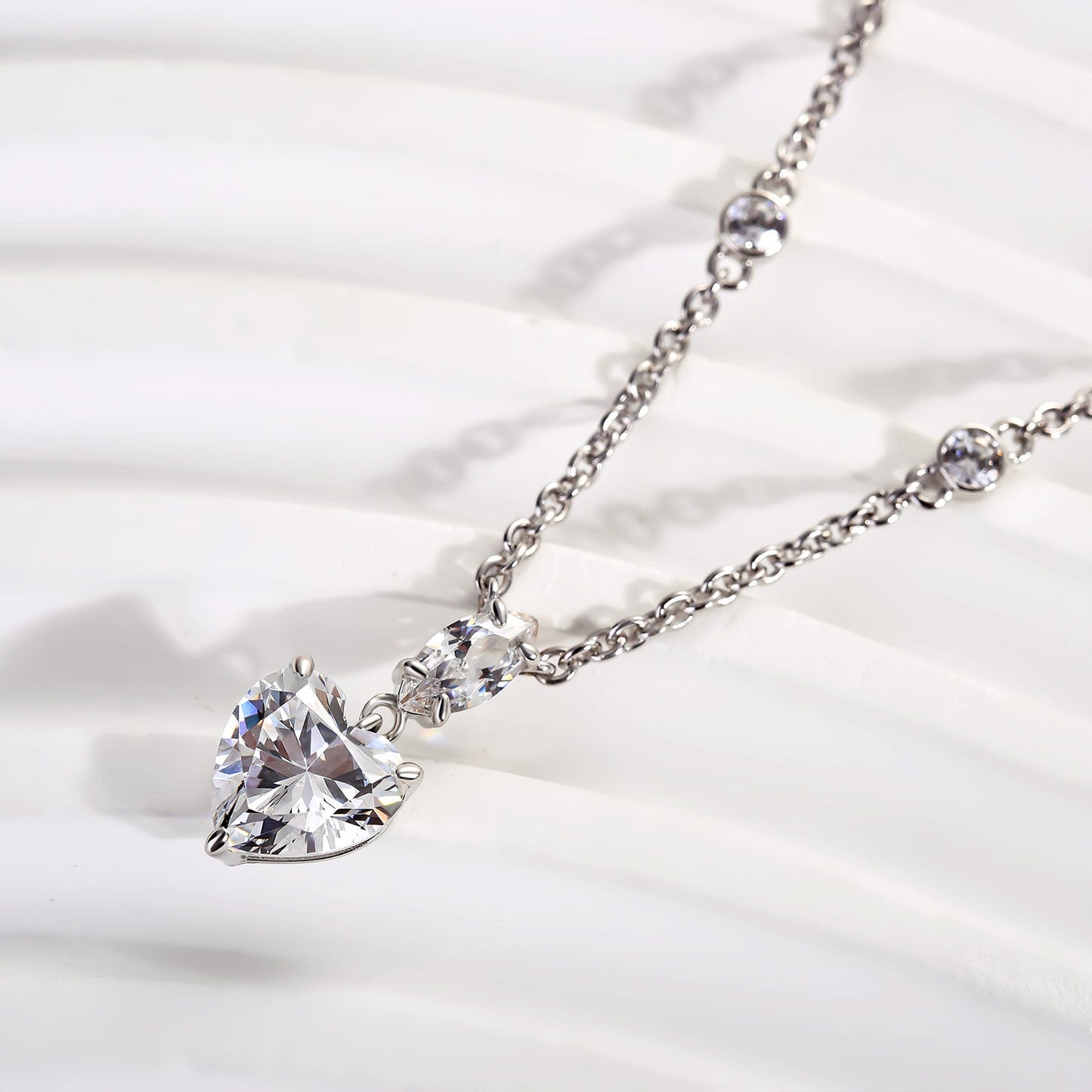 Romantic Heart-Cut Diamond Necklace – 925 Silver, 18K White Gold