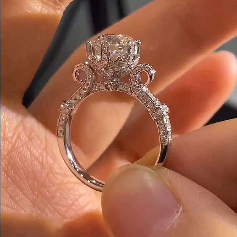 2Ct Vintage Round Moissanite Ring - Timeless Gold Bridal