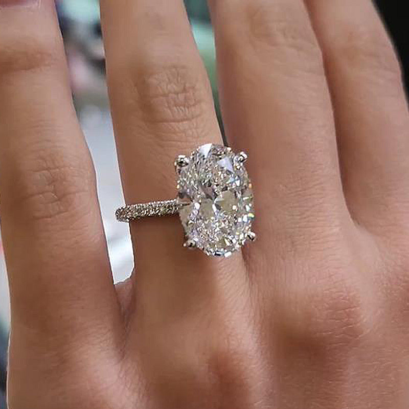 Stunning 8.0 Carat Oval Cut Simulated Diamond Ring – Sterling Silver