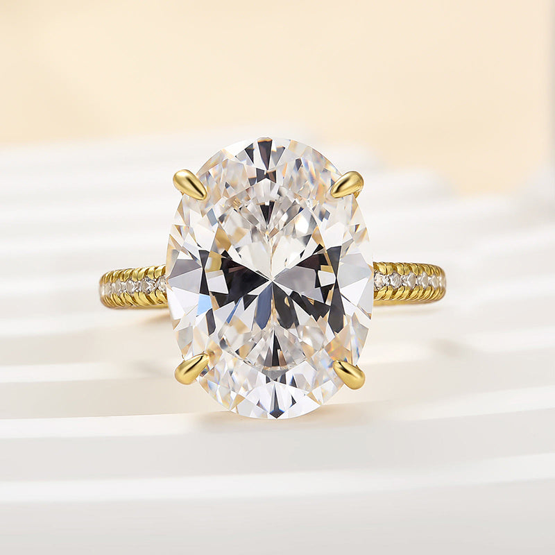 Stunning 8.0 Carat Oval Cut Simulated Diamond Ring – Sterling Silver