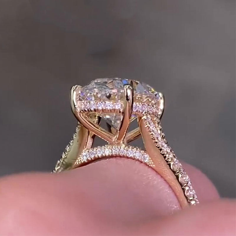 Elegant 4.0ct Oval Diamond Ring with Halo Setting