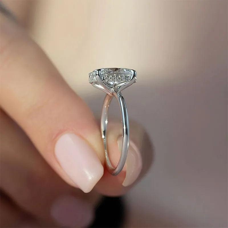 3.5 Carat White Oval-Cut Simulated Diamond Ring in Sterling Silver