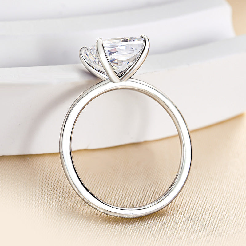 Anillo de oro blanco de 2,0 ct con diamantes simulados de talla princesa