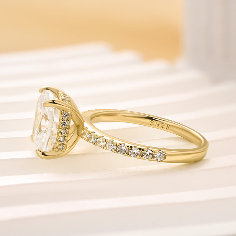 6.5ct White Gold Cushion Simulated Diamond Ring, Elegant & Timeless