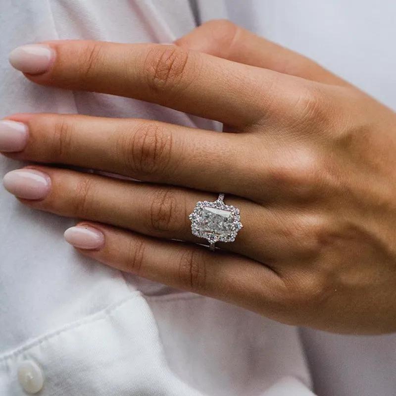 Anillo de compromiso de oro blanco con diamantes Sona radiantes de 3,0 ct