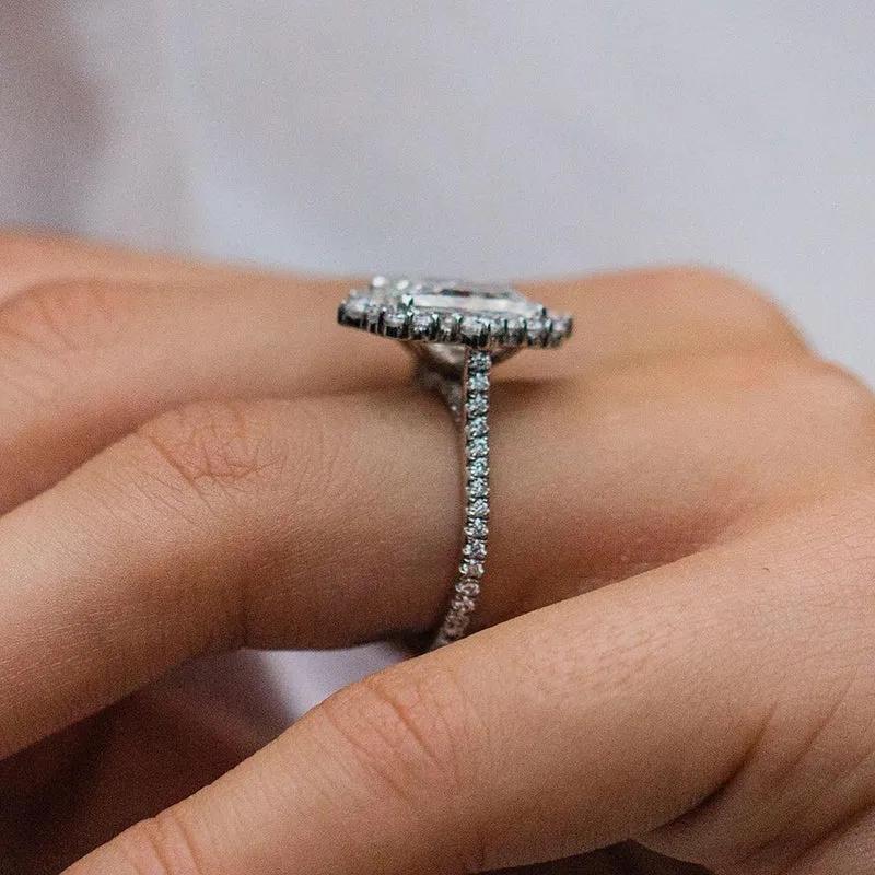 Anillo de compromiso de oro blanco con diamantes Sona radiantes de 3,0 ct