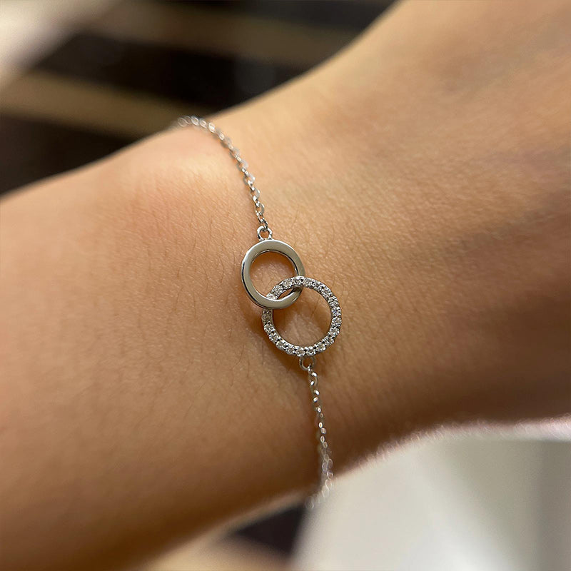 Delicate Round-Cut Moissanite Bracelet in 18K White Gold Plated Silver
