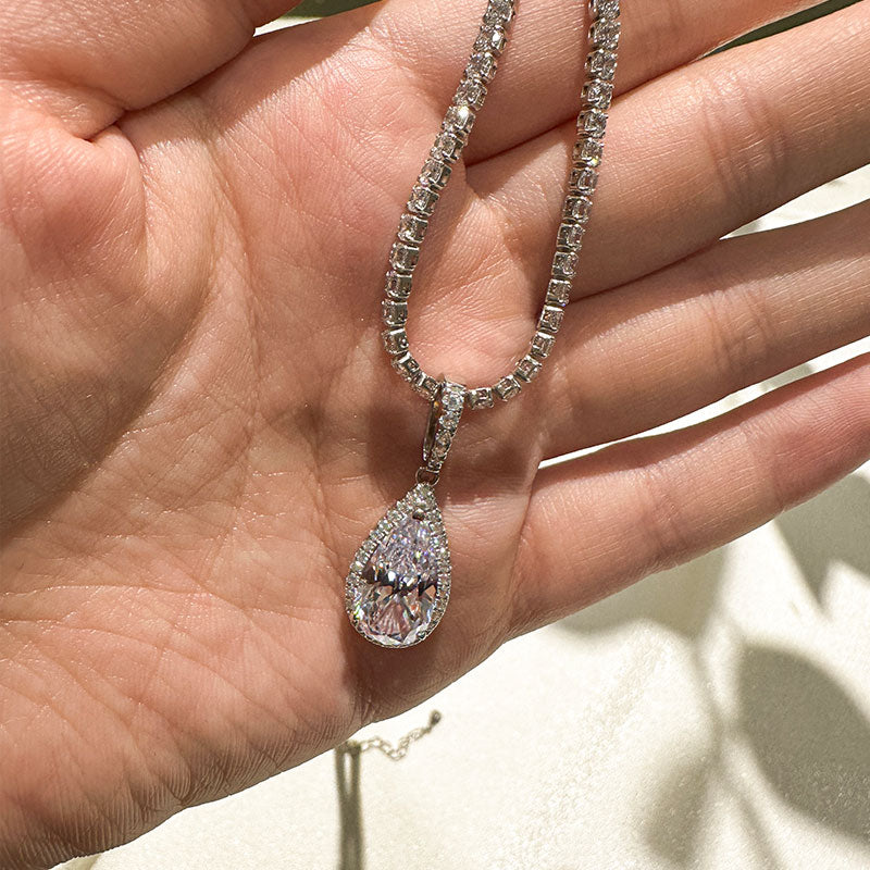 Pear-Cut Simulated Diamond Necklace for Timeless Elegance