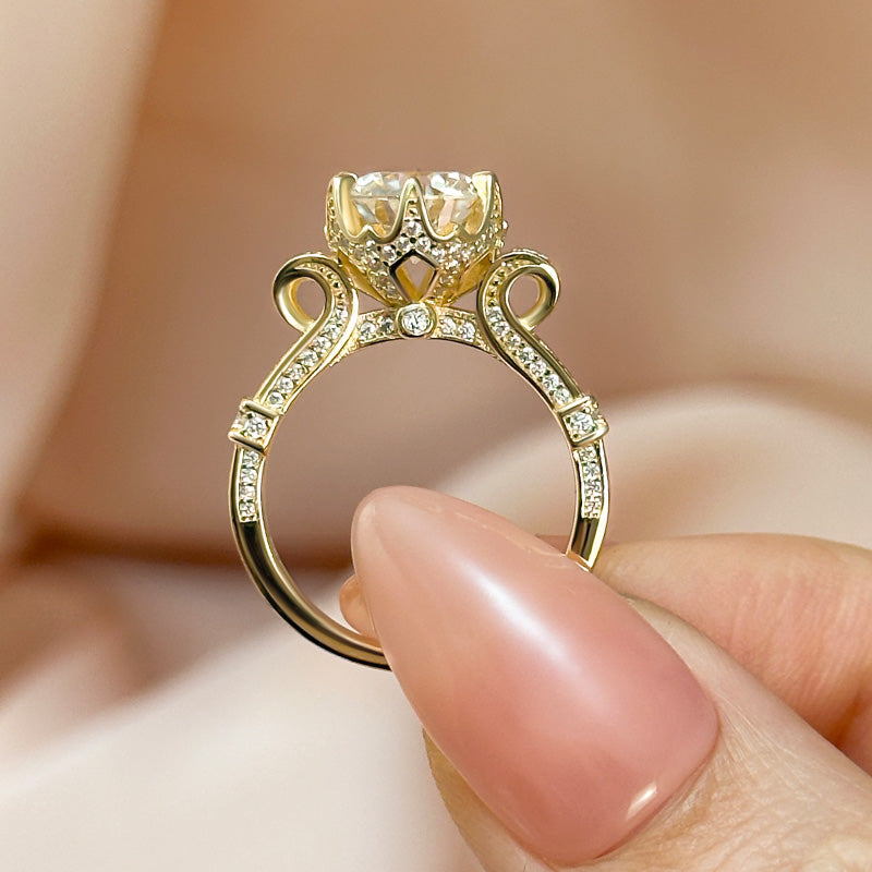 2Ct Vintage Round Moissanite Ring - Timeless Gold Bridal